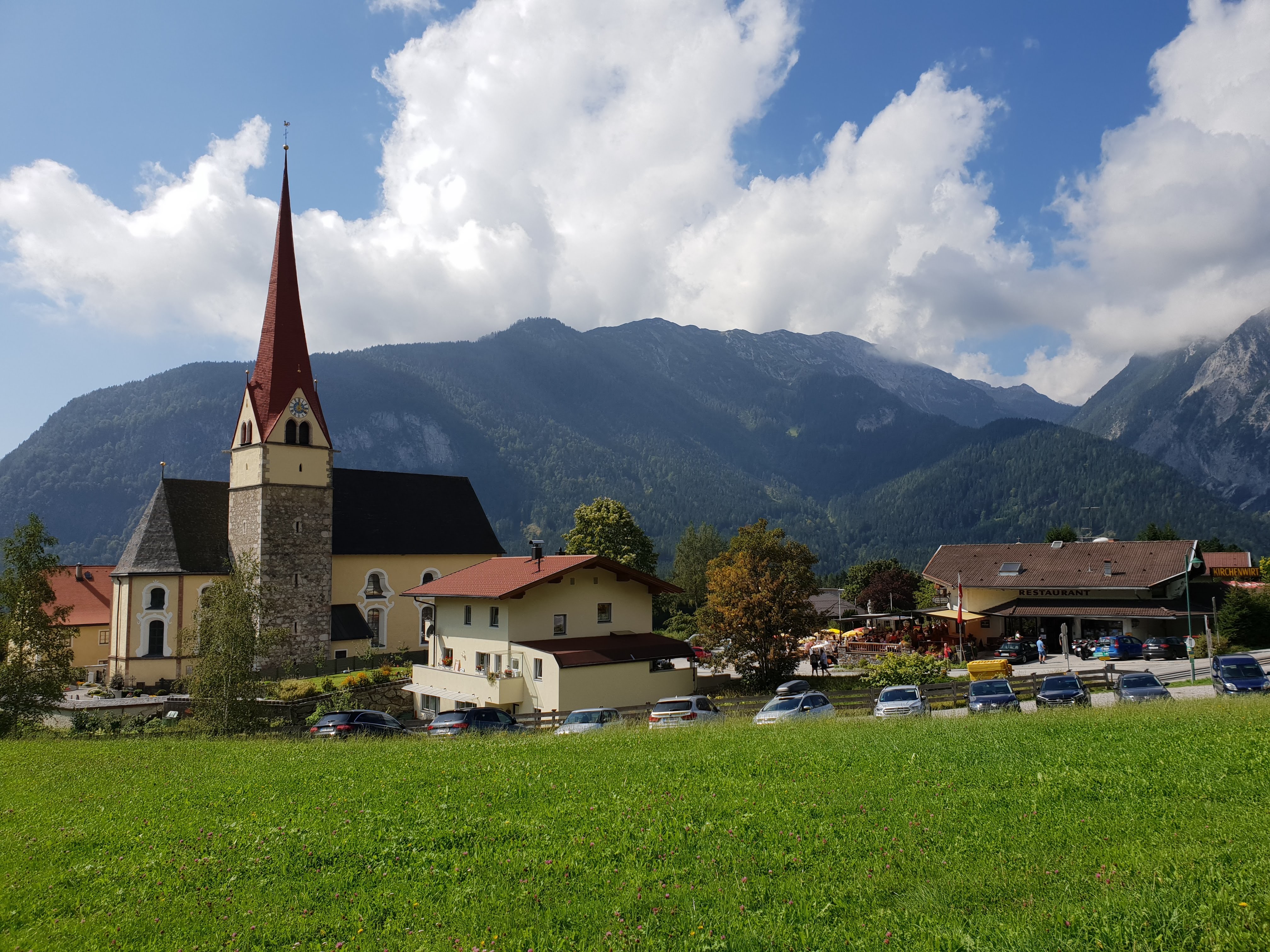 Essen-gehen - Sitzplätze im Freien - Tirol - Kirchenwirt in Maurach Achensee