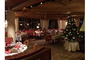Restaurant: Weihnachtsfeiern, Familienfeiern, Hochzeiten wir freuen uns auf Sie. - Kirchenwirt in Maurach Achensee