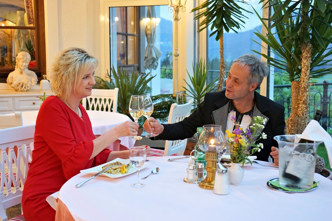 Restaurant: Tisch im Wintergarten am Abend - Restaurant im Hotel Glocknerhof