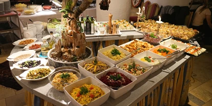 Essen-gehen - Ambiente: klassisch - Salat- und Vorspeisenbuffet - Restaurant im Hotel Glocknerhof
