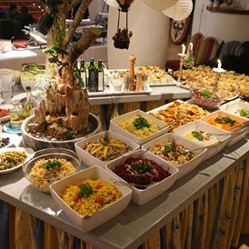 Restaurant: Salat- und Vorspeisenbuffet - Restaurant im Hotel Glocknerhof
