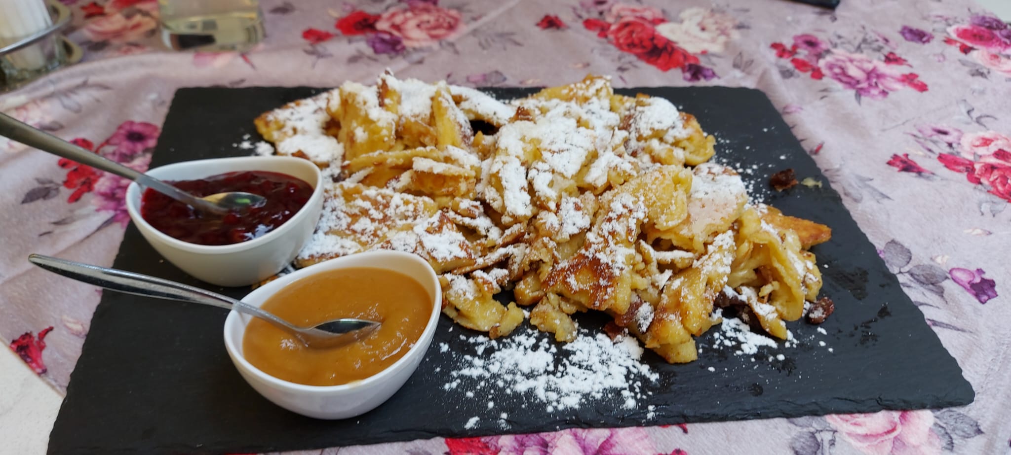 Restaurant: ... der beste Kaiserschmarn aller
     Zeiten.  - Gasthaus Wasserfall
