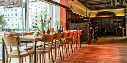 Essen-gehen - rollstuhlgerecht - Salzburg-Stadt Liefering - TRUMEREI - Bar, Restaurant & Bier Shop
