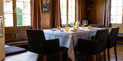 Essen-gehen - Ambiente: klassisch - Höchster Genuß in gediegenem Ambiente - die Stuben aus dem Jahr 1840 atmen Geschichte.  - Wälder Stube 1840 im Hotel Das Schiff