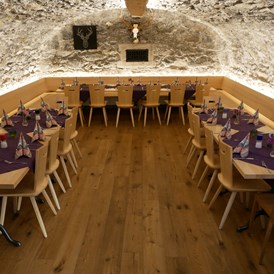 Restaurant: Gewölbe - sehr urig, Platz für Hochzeiten oder andere Veranstaltungen - Hirschen