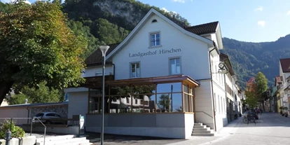 Essen-gehen - Sitzplätze im Freien - Götzis - Hirschen