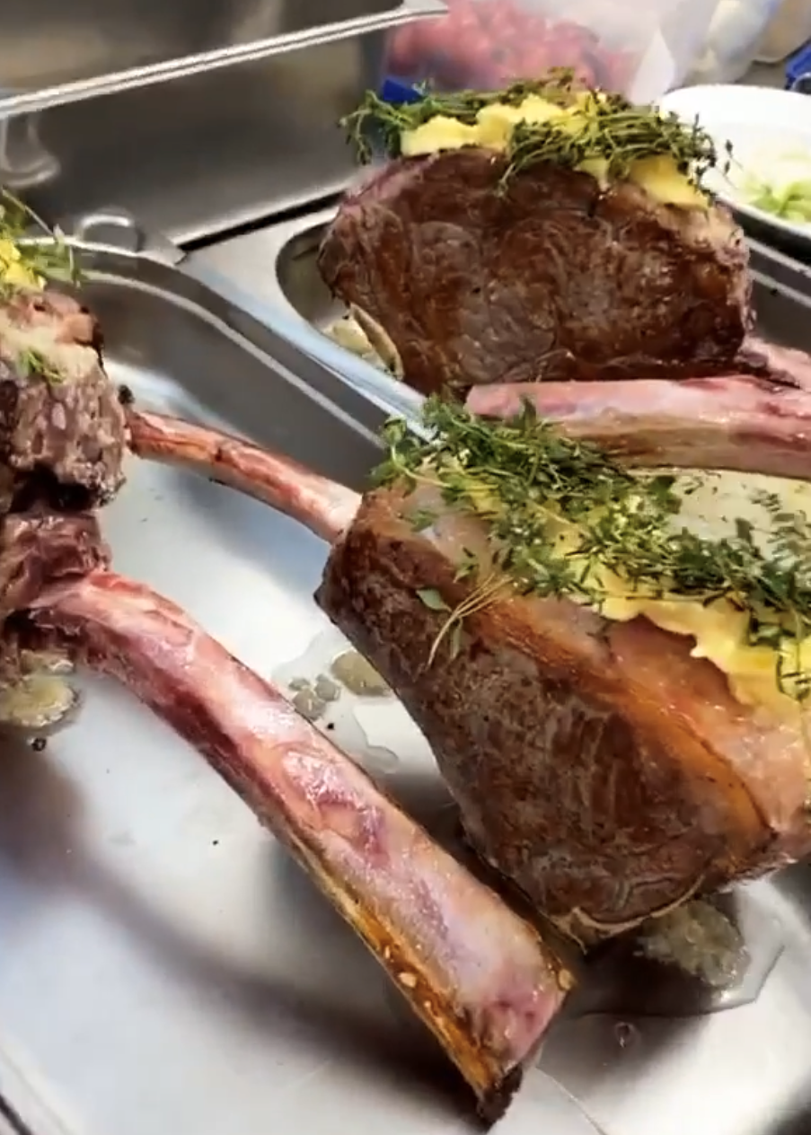 Essen-gehen - rollstuhlgerecht - Deutschland - Tomahawk-Steak - Hotel Brauereigasthof Amberger