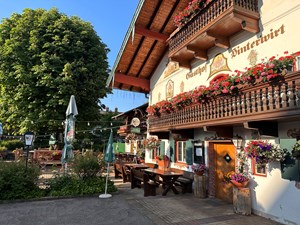 Essen-gehen - Gerichte: Hausmannskost - Hinterwirt mit Biergarten - Gasthof Hinterwirt