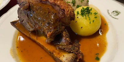 Essen-gehen - rollstuhlgerecht - Oberbayern - Fränkisches Schäufele vom Hinterwirt - Gasthof Hinterwirt