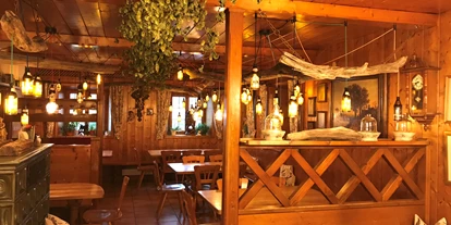 Essen-gehen - rollstuhlgerecht - Oberbayern - Gaststube - Gasthof Hinterwirt