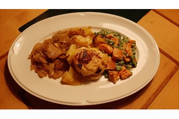 Restaurant: Vegetarisches Gemüsedreierlei an Kartoffel-Sahnegratin
13.90 € - SophienBäck