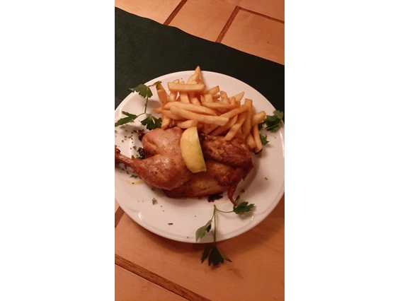 Restaurant: Halber Göger mit Pommes Frites
13.90 €
Nur in der warmen Jahreszeit - SophienBäck