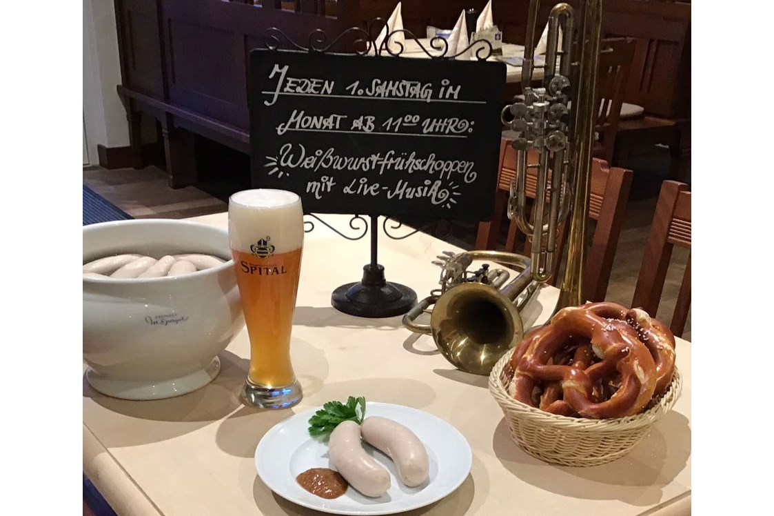 Restaurant: Jeden ersten Samstag im Monat Weißwurst-Frühschoppen mit Blasmusik, kesselfrischen Weißen, ofenfrischen Brezen und Bier aus der hauseigenen Brauerei
 - Brauereigaststätte Spitalgarten