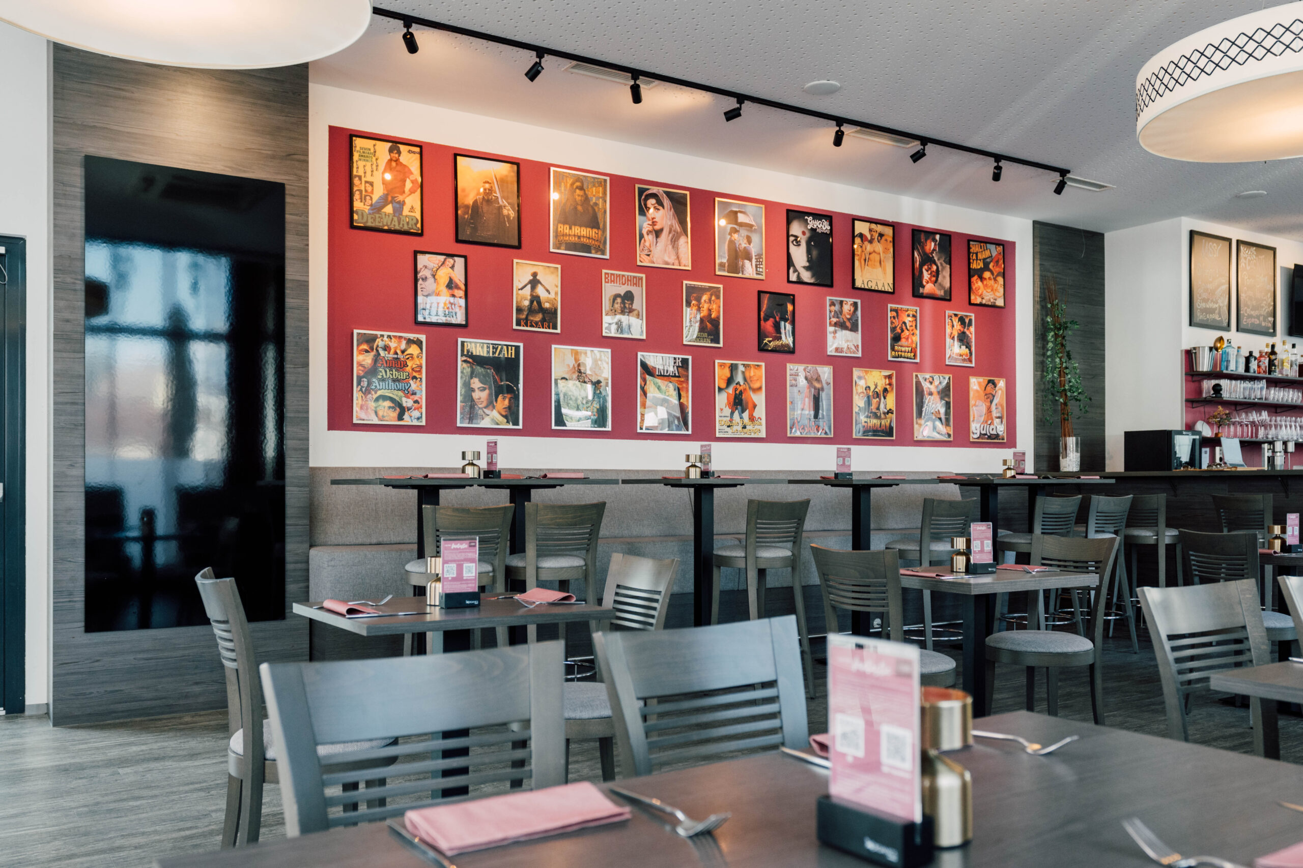 Restaurant: Indische Film Cover aufgehängt auf der Wand - Hindi Cuisine