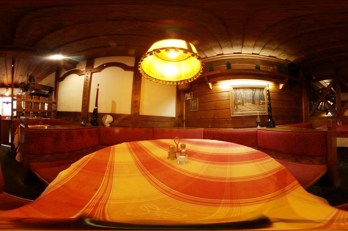 Restaurant: Innenräumlichkeit Tische - zaffran indian cuisine