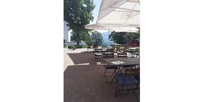 Essen-gehen - rollstuhlgerecht - Oberbayern - Garten - Berggasthaus Kraxenberger