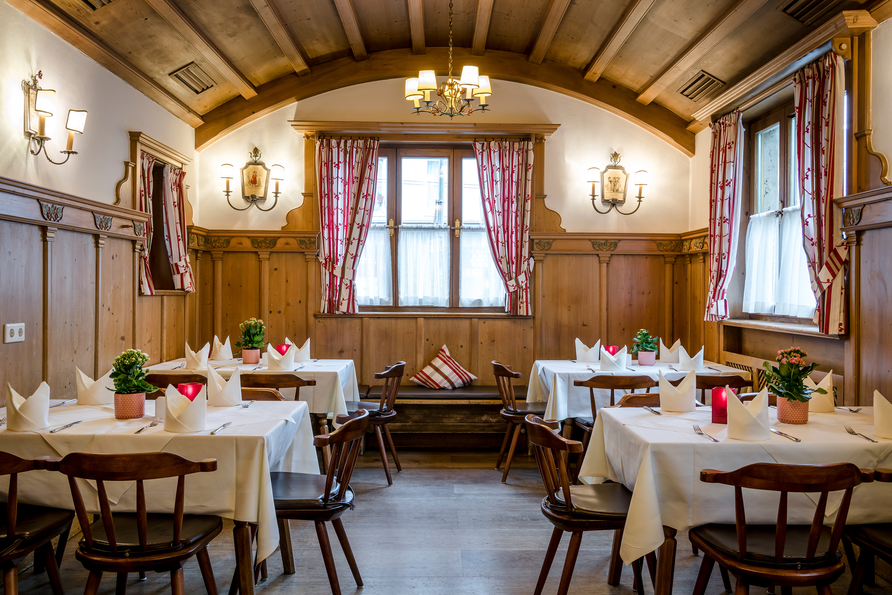 Essen-gehen - Sitzplätze im Freien - Salzburg - Hopfenstube - Braurestaurant Imlauer
