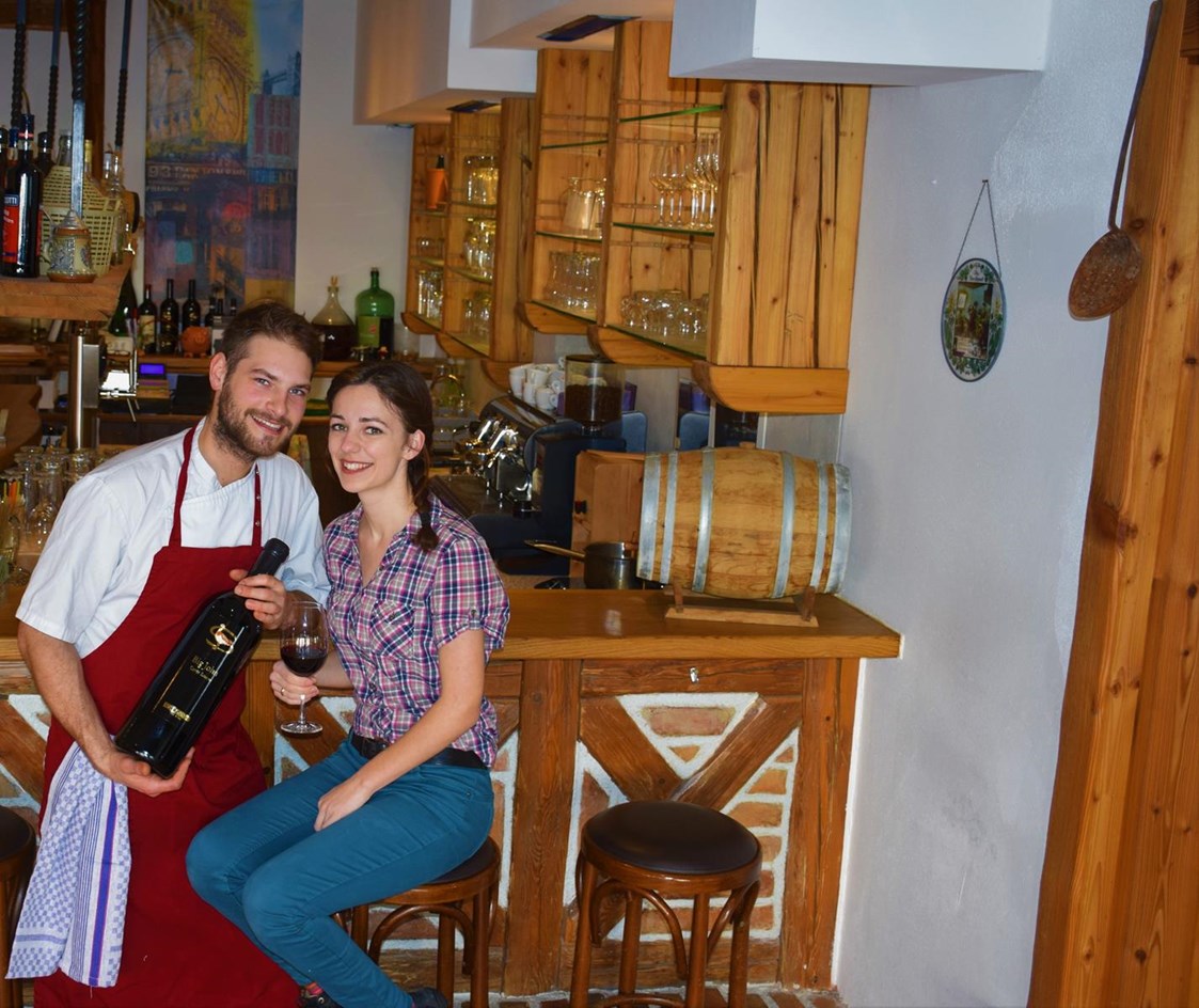 Restaurant: Jan und Theresa Kometer.
Wirt und Wirtin vom Gasthaus Spitzbua - Gasthaus Spitzbua