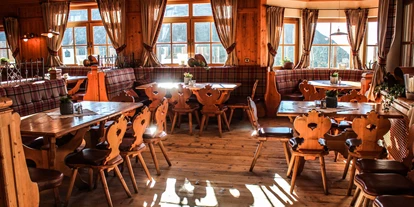 Essen-gehen - Fügenberg - Kaminrestaurant gemütlich, heimelig - Wedelhütte