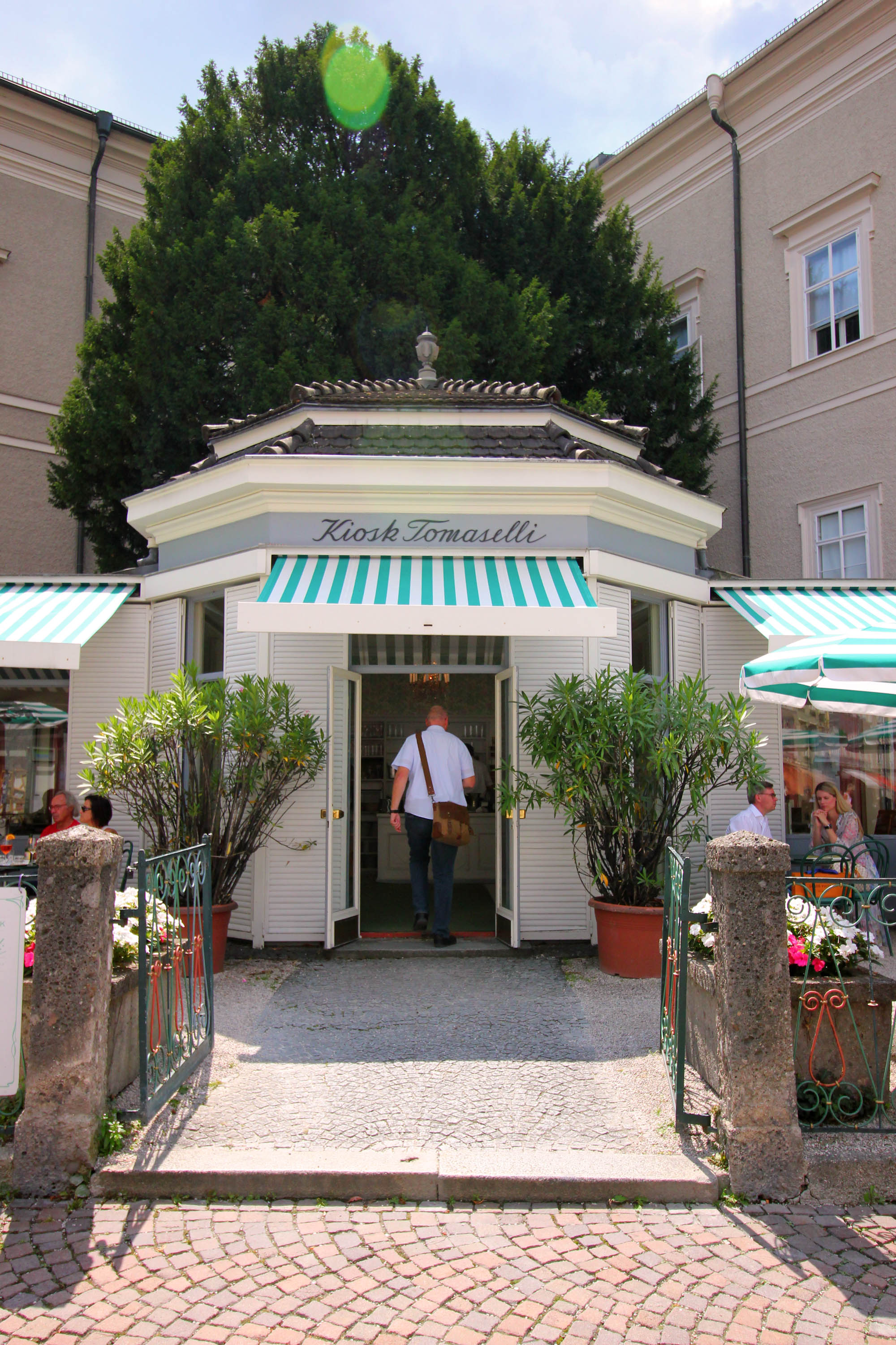 Essen-gehen - PLZ 5082 (Österreich) - Cafe Tomaselli