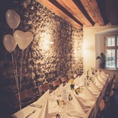 Restaurant - Gedeckt für Hochzeitsfeier. - Bar Centrale Hall in Tirol