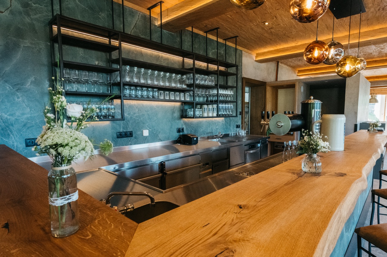 Essen-gehen - Sitzplätze im Freien - Tirol - Panorama Restaurant an der Tiroler Zugspitze