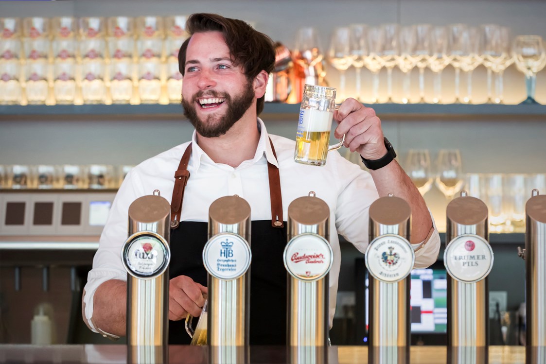 Restaurant: 6 verschieden Biere vom Fass... Prost!  - Fuxn - Salzburger Volkswirtschaft