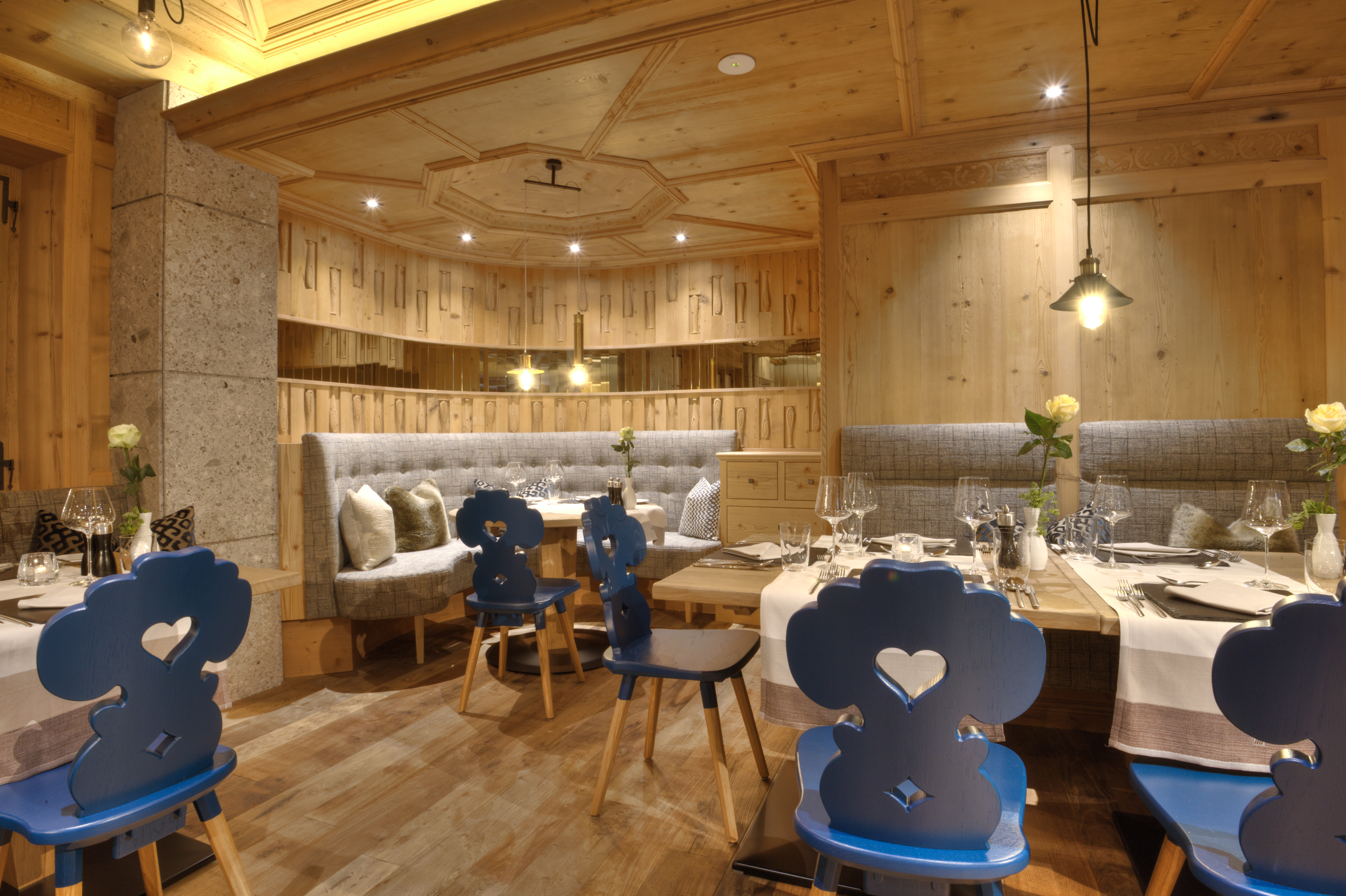 Essen-gehen - Sitzplätze im Freien - Tirol - Gemütliche Stuben im Wirtshaus - Sonnenhofs Wirtshaus