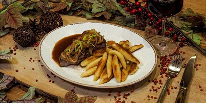 Essen-gehen - Gerichte: Delikatessen - Schwäbische Alb - Rostbraten mit Schupfnudeln - ein absoluter Klassiker! - Restaurant Mauganeschtle