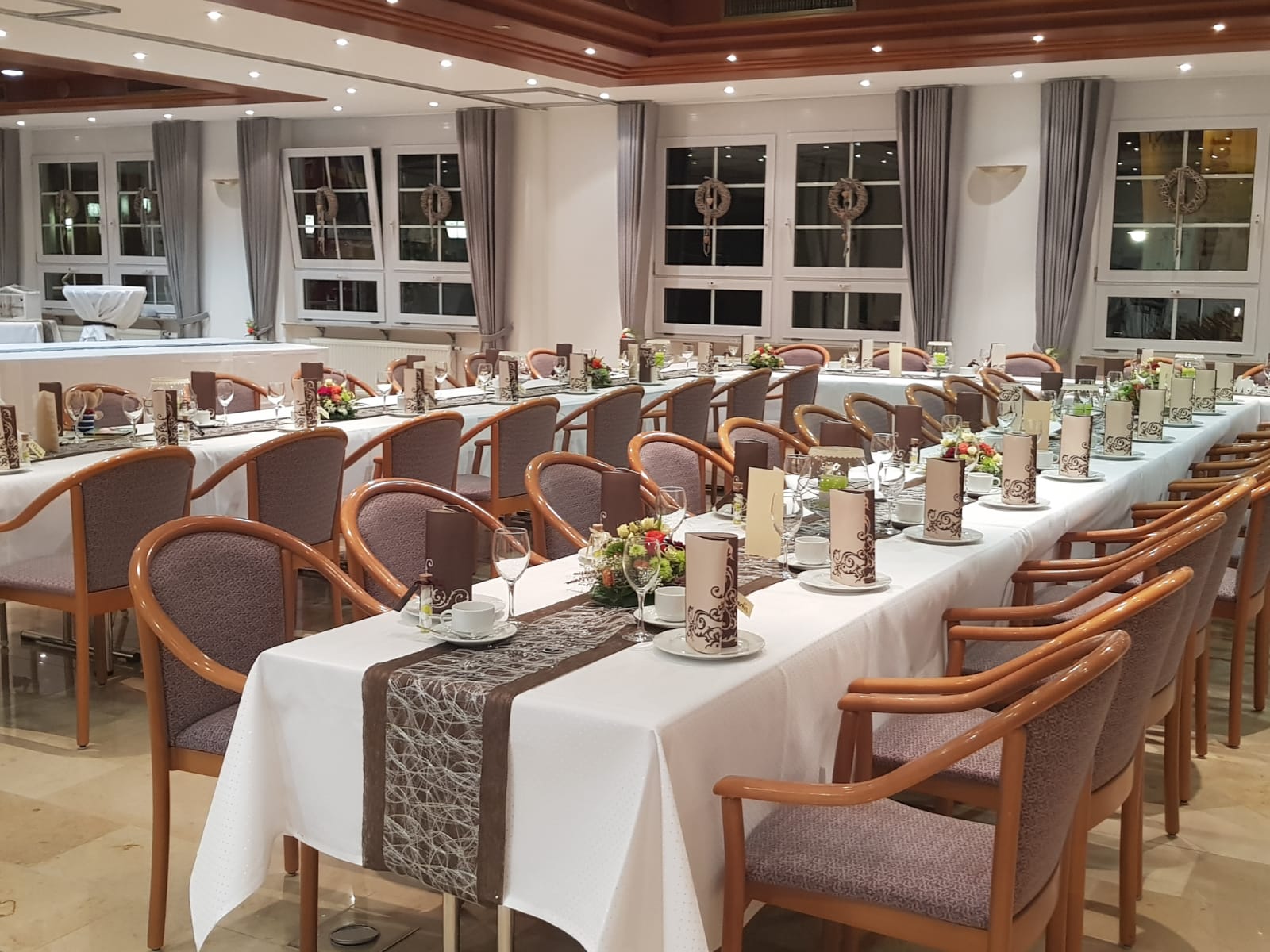 Essen-gehen - Mahlzeiten: Mittagessen - Deutschland - Festsaal 1 - Restaurant im Hotel Goldener Ochsen