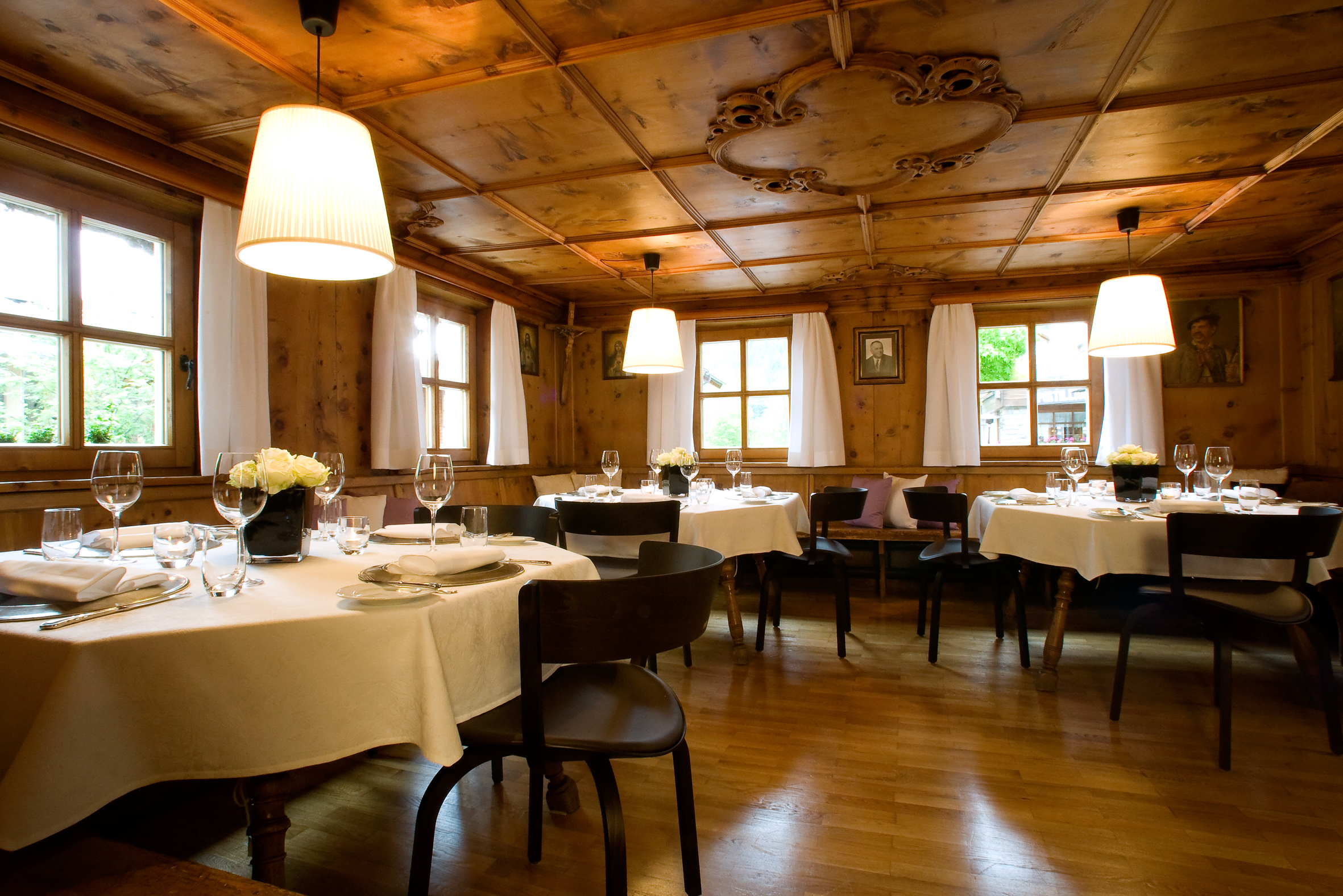 Essen-gehen - Sitzplätze im Freien - Tirol - Hotel Gasthof zum Rössle****s "Paznauner Stuben"